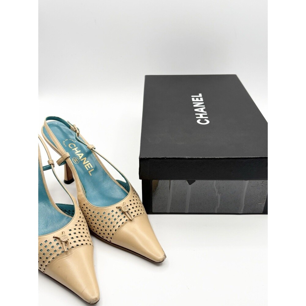 Chanel Beige Leather Perforated Slingback Heels w/ CC Charm Accent EU 35.5 - Picture 14 of 14
